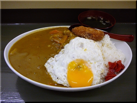ジャンボカレー(目玉焼き・大盛り)