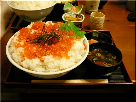 いくら丼スペシャル（超特盛）