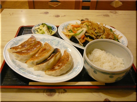 ジャンボ餃子＋野菜炒め＋半ライス