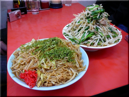 焼そばそば(L)+ 肉ニラいため(LL)