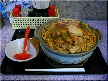 みそ坦煮込うどん（中盛り）