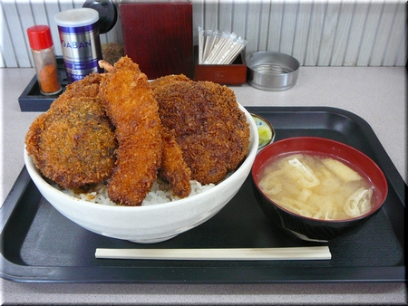 ジャンボソースカツ丼