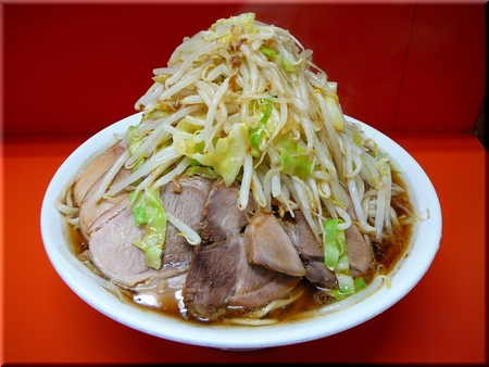 大豚（麺ちょい増し・野菜マシマシカラメ）