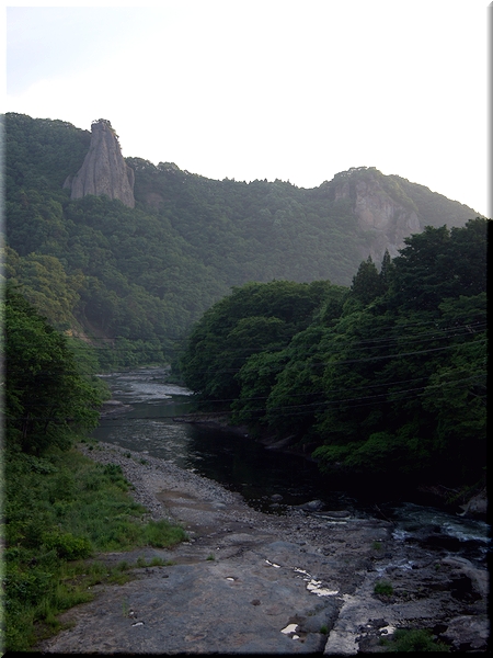 夫婦岩としては国内最大級の馬仙峡