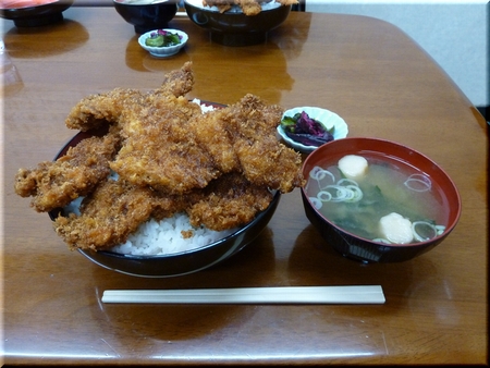 ソースカツ丼（三枚丼・大盛り）