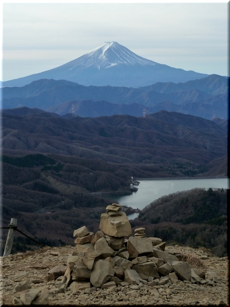 大菩薩嶺:雷岩より望む富士山