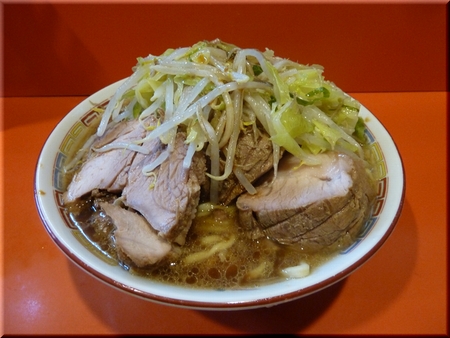 豚入りラーメン(野菜マシマシ)