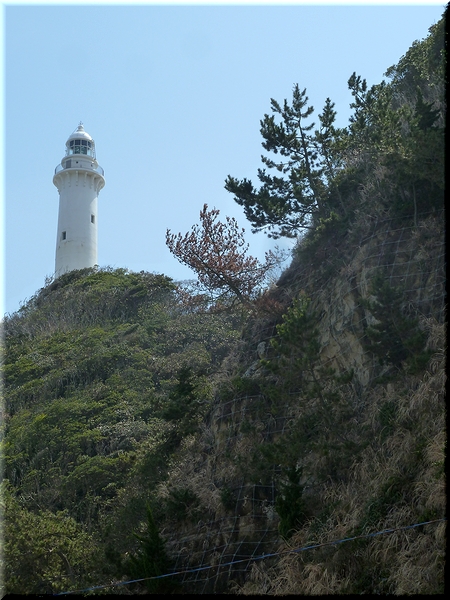 変わらず佇む塩屋埼灯台