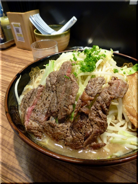 らーめん大盛+牛ステーキ らーめん大盛+牛ステーキ