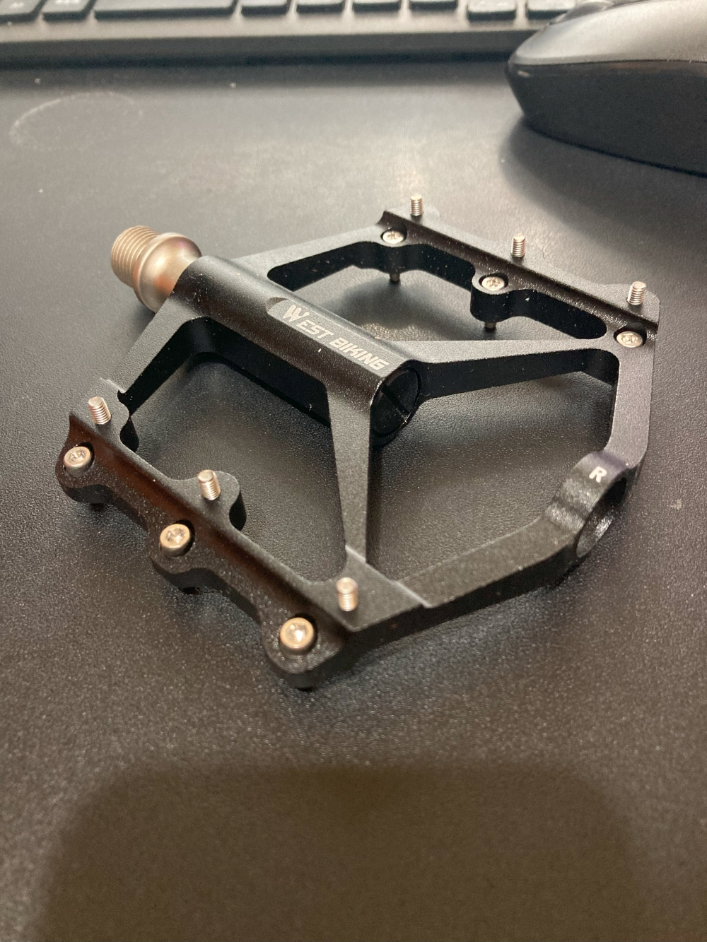 WEST BIKNG製アルミ削り出し自転車用ペダル