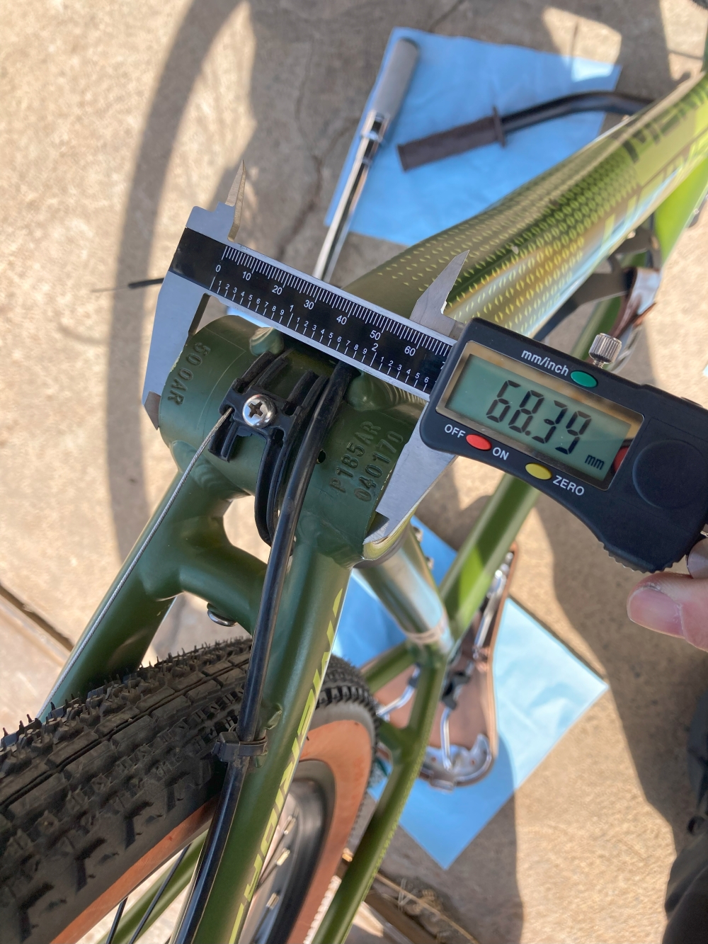 MERIDA ROAD TOURER 100のBB幅 
