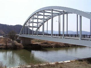 090321_1238_新赤坂橋（長野市・東福寺から撮影）