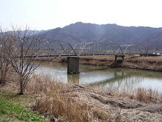 090321_1239_新赤坂橋（長野市・東福寺から撮影）