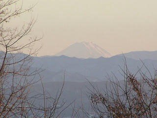 100116_1637_小諸市滝原の浅間サンラインから望む富士山（小諸市）