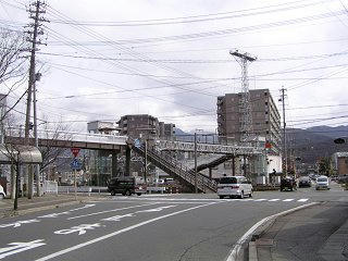 090328_1017_宮田前踏切の歩道橋（松本市）