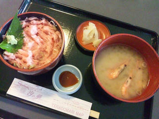 120816_1547_あまえびのお味噌汁付きのねぎとろ丼（新潟県長岡市）