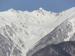 130228_0747_駒ケ根市内から望む中央アルプス宝剣岳と千畳敷（駒ヶ根市）