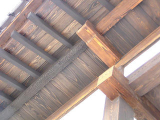 100504_1340_修復工事後の松代藩家老・矢沢家の表門（長野市松代町）