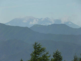 150725_0942_守屋山・西峰から望む御嶽山（諏訪市）