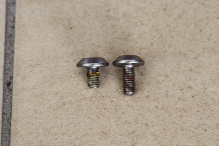 Z900RSのボルトをチタンボルトに交換