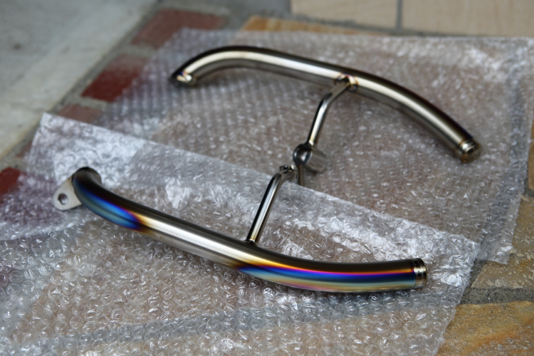 Z900RS用ウィリーキッズのチタンタンデムバー