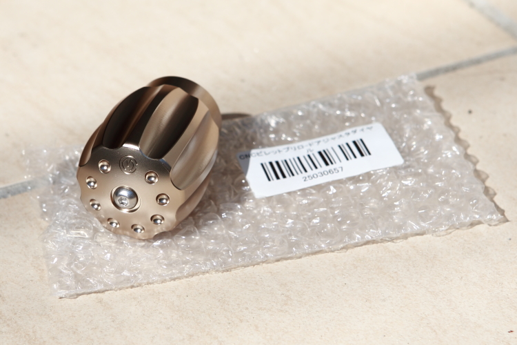 モトコルセのCNCビレット プリロードアジャスタダイヤル