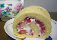 いちごのロールケーキ