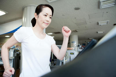 贅肉のない下腹部は…。