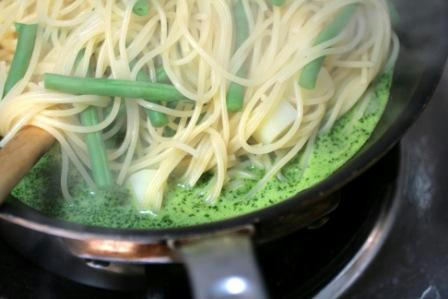 パスタ・具を和える