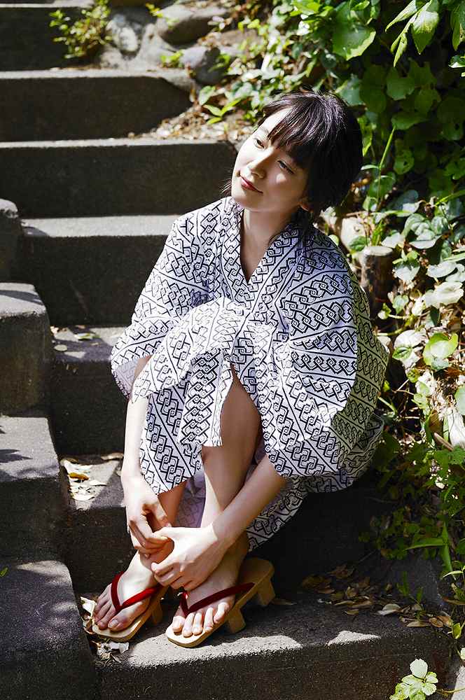 吉岡里帆 浴衣グラビア