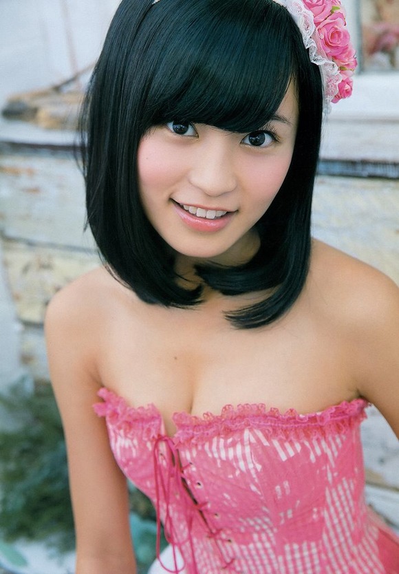 小島瑠璃子 ビキニグラビア