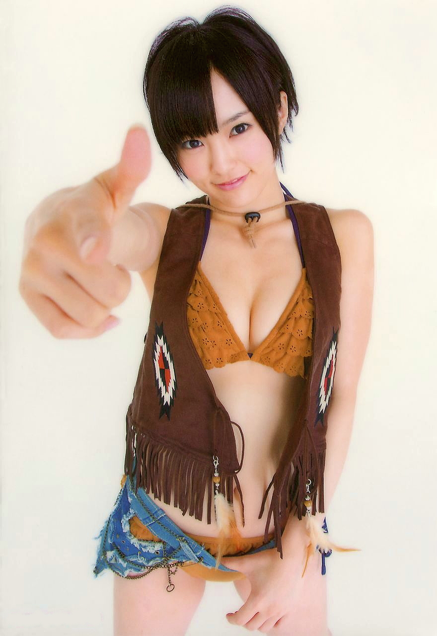 山本彩 グラビア