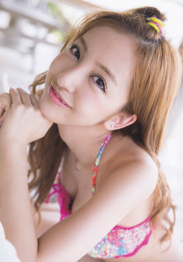 板野友美 グラビア