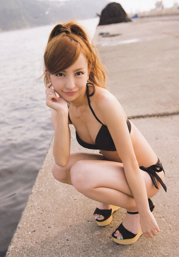板野友美 グラビア