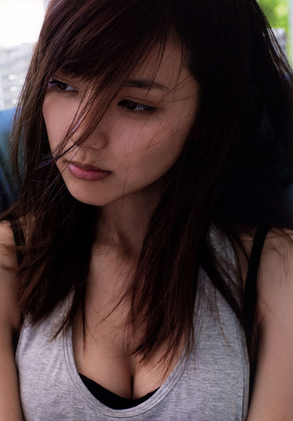 真野恵里菜 グラビア