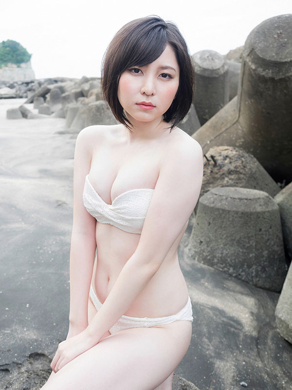 岩田華怜 グラビア