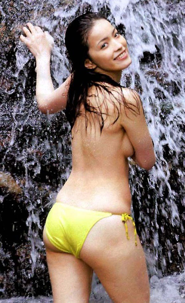 知念里奈 グラビア