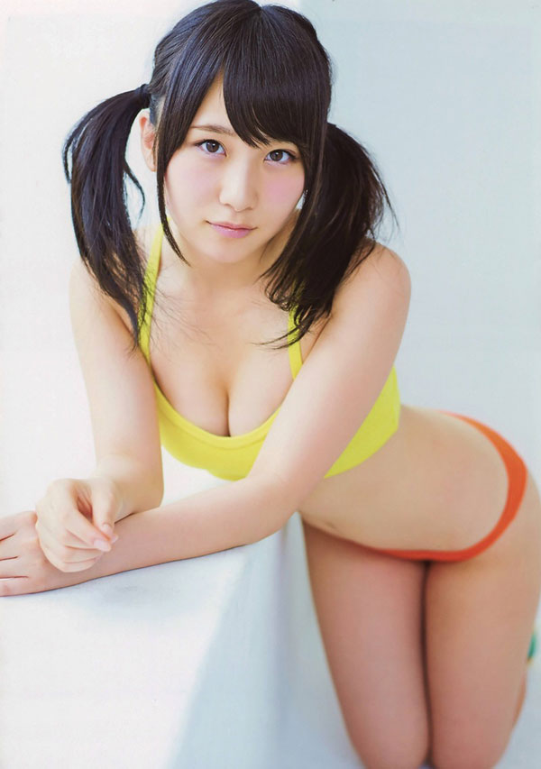 高橋朱里 グラビア