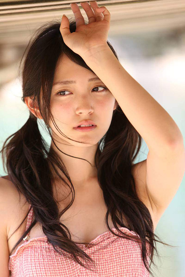 鈴木愛理 グラビア