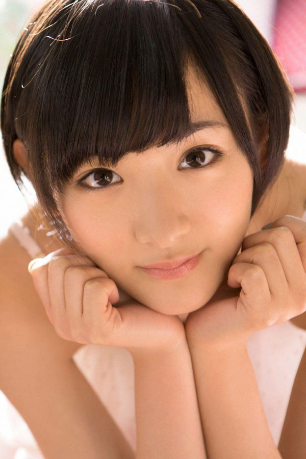 生駒里奈 グラビア