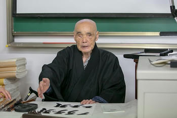特別講義を行う松本和上