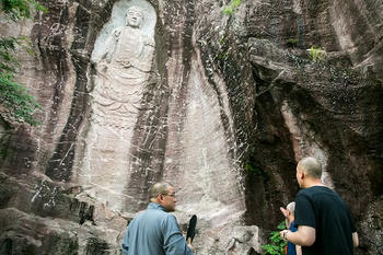 龍光寺の磨崖仏