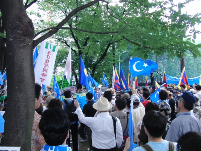 中国政府によるウイグル人虐殺抗議デモ