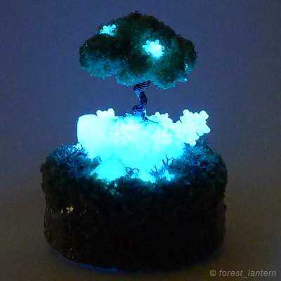 夜光鉱物の実がなる木の写真：ハンドメイド