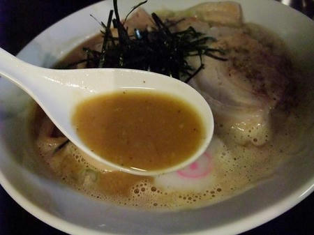 豚骨魚介スープ