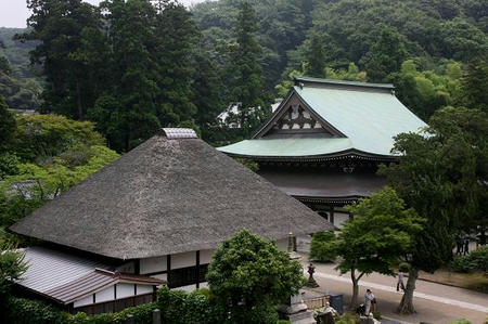 山の上から円覚寺