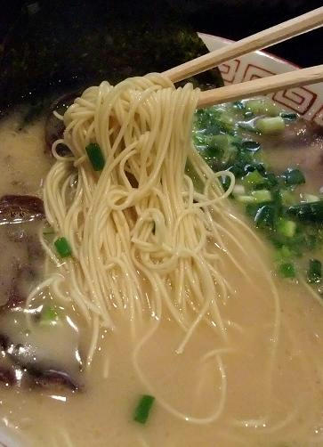 六角堂 ラーメン 麺