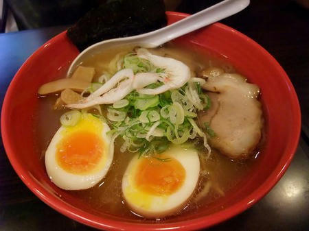 麺家いろは 白・味玉らーめん