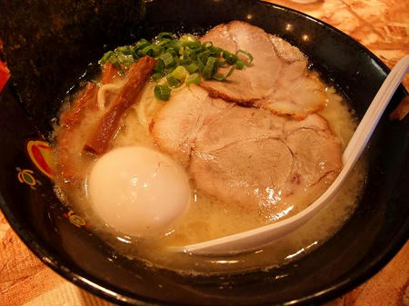 オハナ堂　濃厚とんこつらーめん＋味玉