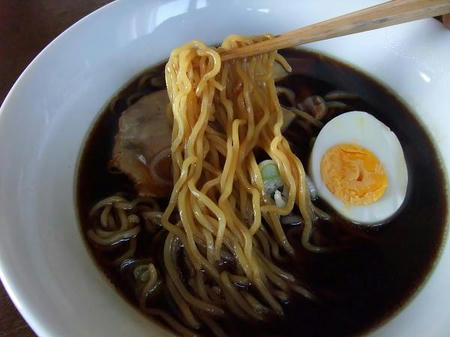 富山ブラック 麺